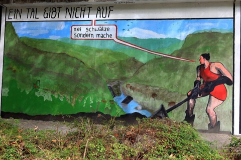 Graffiti applied as part of the MEMUR Urban Art Festival in Oldenburg, here motif due to the flood