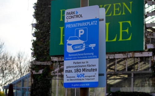 Private parking space with license plate recognition threat of contractual penalty, penalty if