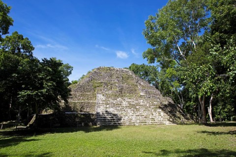 Astonomic complex in Yaxha-Nakum-Naranjo National Park, Biósfera Maya Nature Reserve, Lowlands,
