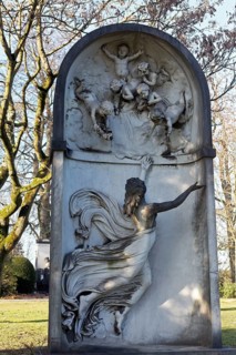 Grave relief Allegory of the Soul by Federico Fabiani, historic grave site Pasquale Faccenda,