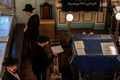 St Petersburg, Russia, Eastern Europe. Russian Jews at the Synagogue in the historic centre