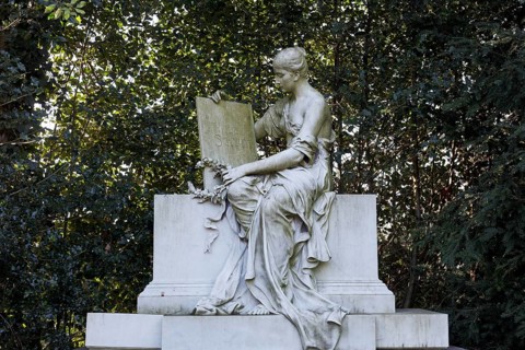 Historic grave of the Schulte family with marble sculpture by sculptor Friedrich Kühn, Eduard
