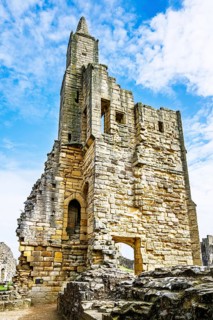 Ruins of Warkworth Castle, River Coquet, Warkworth, Northumberland, England, UK