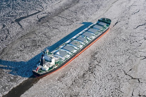 Germany, ship, bulk carrier, ore, coal, commercial shipping, obstruction, freight connection, ice,