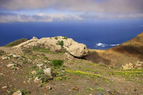 View of the sea from the 600 m high cliff, partly cloudy, Mirador de Ermita de Las Nieves,