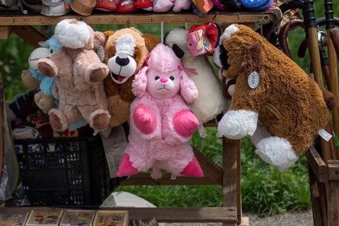 Stuffed toys as souvenirs at a stand, Vorone?, Romania