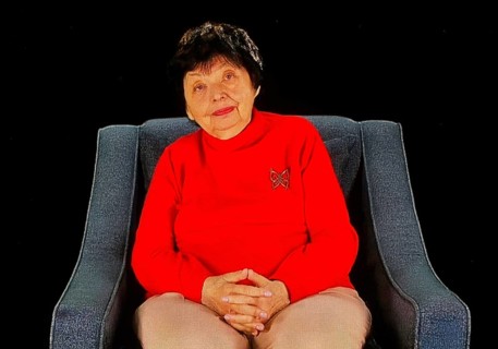 Hologram Theater Holo-Voices, communication with the eyewitness hologram by Inge Auerbacher,
