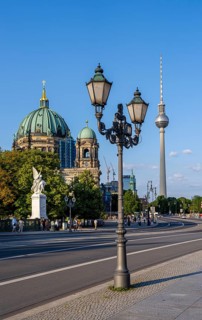 Unter den Linden, view from Schlossbrücke to Lustgarten and Berlin Cathedral, Germany
