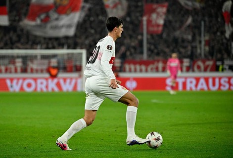 Jose Maria Chema Andres Baixauli VfB Stuttgart (30) Action on the ball Football, UEFA EUROPA