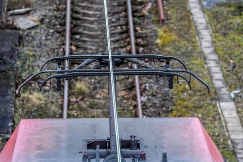 Power collector of a locomotive with electric drive, power cable, overhead line, traction power,