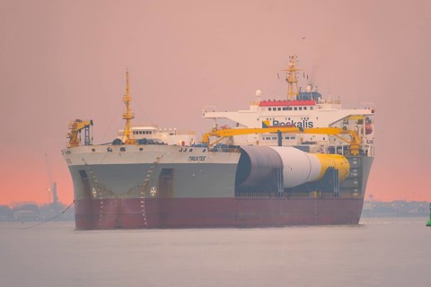 A semi-submersible ship is towed from the Weser to the North Sea, Bremerhaven, Bremen, Germany