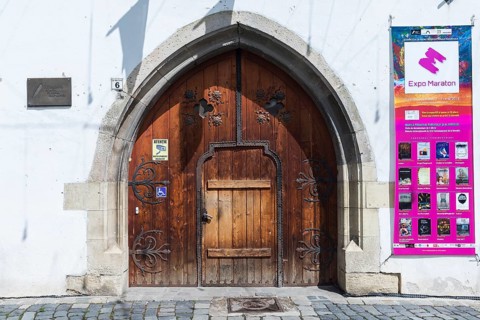 Gate of Matthias Corvinus House, 15th century, oldest building in the city, today Institute of Fine