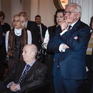 Daniel Barenboim and Frank-Walter Steinmeier during a speech by Kai Wegner in front of a dinner in