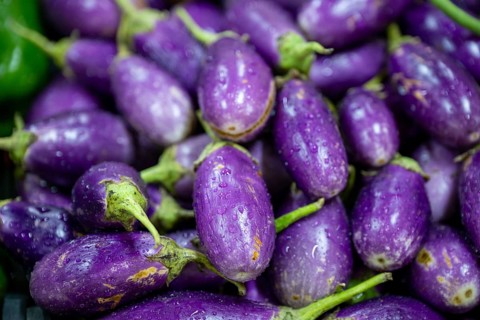 Eggplant, vegetable stand, Salalah, Oman
