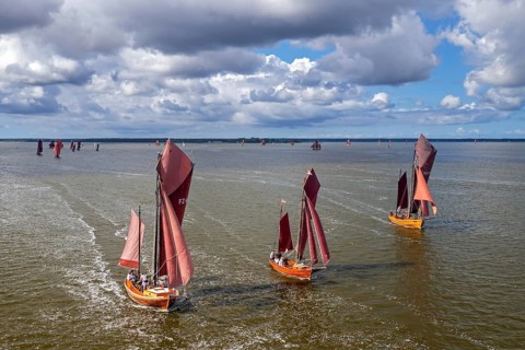 Zeesenboots, Zeesboots, Zeeskähne, traditional wooden wide-hulled sailing boats, Haffboot in
