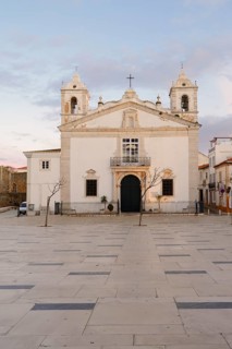 Church of Santa Maria ou da Misericordia at dusk, Praca Infante Dom Henrique, Lagos, Algarve,