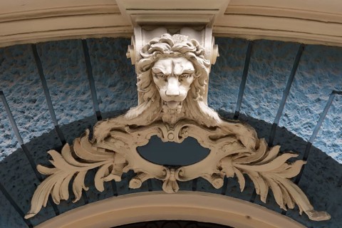 Lion's head above a 19th century entrance pool, Czernowicz, Ukraine