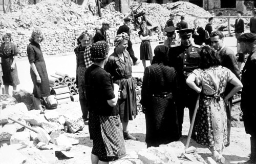 The city commander Bersarin talks with the rubble woman, civilians, clean-up work, June 1945,