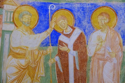 Frescoed crypt, consecration of St. Hermagor to Bishop, Simon Peter on the left, Mark on the right,