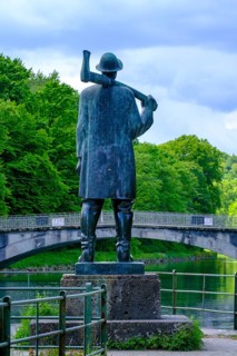 Denkmal der Flösser, Isarwehrkanal, Isarlände, Thalkirchen, Munich, Upper Bavaria, Bavaria, Germany
