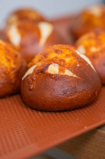 Close-up of freshly baked rolls with golden brown crust, baking rolls, Haselstaller Hof, Gechingen,