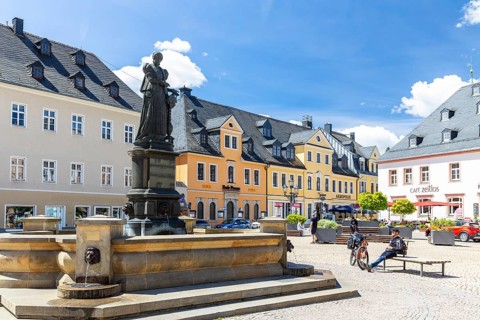 Barbara Uthmann fountain on the market square in Annaberg, Annaberg-Buchholz, Ore Mountains,