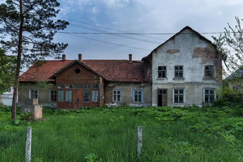 Abandoned school in Ternopillja, former Dornfeld, Ukraine