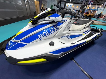 Press photo of Jetski WR190 TAC by Wasserschutzpolizei with inscription Police, during presentation