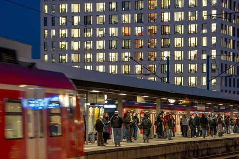 Passengers on the platform, regional train, S-Bahn, at Cologne-Messe/Deutz station, 2nd largest