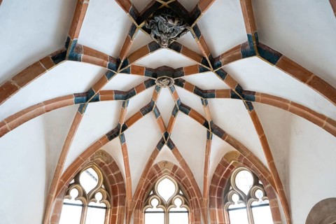Net vault with keystones depicting God, John the Baptist and Jesus Christ, fountain chapel,