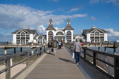 Restaurant on the pier, people on the pier, view from the jetty, Sellin, Baltic resort, Rügen