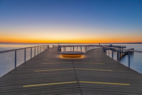 Maritim Seebrücke / maritime pier with wooden deck from azobe / bongossi hardwood at seaside resort