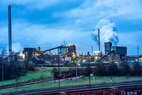 Hüttenwerke Krupp-Mannesmann, HKM in Duisburg, coking plant, fire tower with fire cloud,