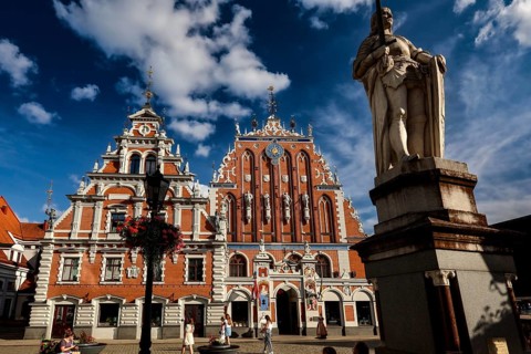 The House of Blackheads with Roland Statue on Town Hall Square, Rathausplatz, Rathausplatz, Riga,