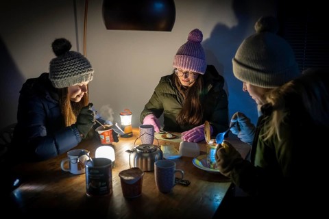 Symbolic blackout, extensive, prolonged power failure, in private surroundings, without