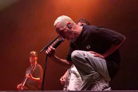 Singer Florent Salfati from LANDMVRKS live at Swiss Life Hall, Hanover, 13.01.2026
