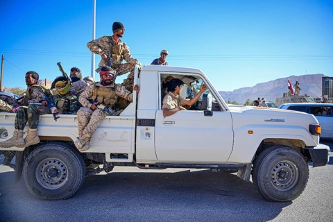 In Seiyun, Yemen on January 04, 2026, soldiers of the Yemeni Armed Forces take full control of the