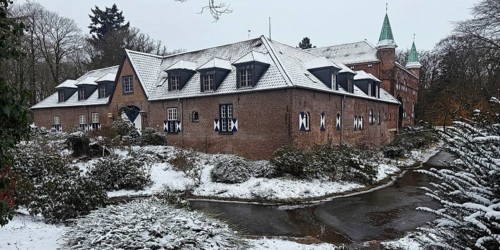 Walbeck Castle in Geldern-Walbeck in winter, Geldern, Lower Rhine, North Rhine-Westphalia, Germany