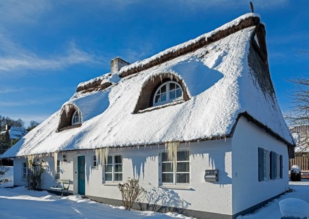 Snowy thatched house, icicles, ice, snow, winter, Sieversen, Samtgemeinde Rosengarten, Lower