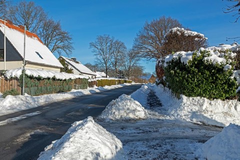 Snowy street, houses, winter, snow, Sieversen, Samtgemeinde Rosengarten, Lower Saxony, Germany
