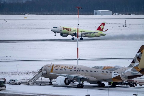 The onset of winter in North Rhine-Westphalia, flight operations are maintained at Düsseldorf