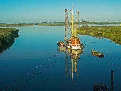 Emsfischereiboot, cutter, Diana, river, Ems, dammed up, flood, morning light, Terborg, East Frisia,