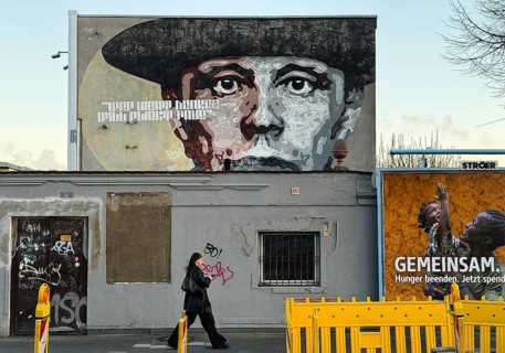 Wall painting of orticanoodles with the portrait of Joseph Beuys and his bon mot Wer nicht denken