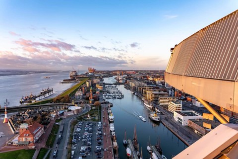 Viewing platform of the Atlantic Sail City Hotel Hochhaus, view over the whole of Bremerhaven