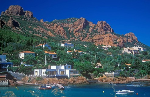 Houses, mountains, boats, Cap Roux, Côte d'Azur, Mediterranean, southern France, June 1999,