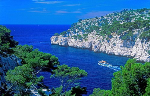 Boat, Port-Pin bay, Massif des Calanques, department of Bouches-du-Rhône, southern France, June