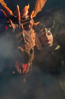 Teufelin, woman with horns with dragon, fog, murmurs, winter, Waldburg Castle, Allgäu,