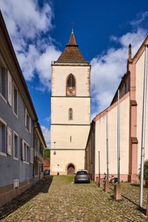 St. Martin parish church, church tower, church tower clock, houses, residential buildings,