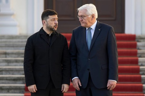 Volodymyr Selensky (President of Ukraine) and Frank-Walter Steinmeier (President of the Federal
