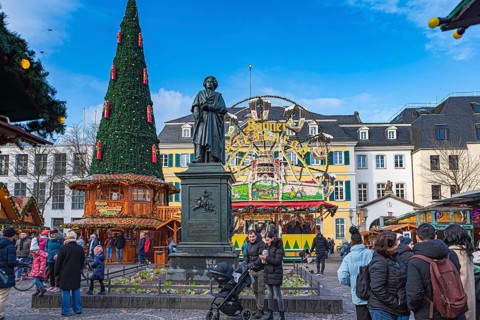 Christmas market at Münsterplatz in Bonn, Germany
